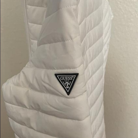 Guess White Puffer Jacket - Picture 7 of 10